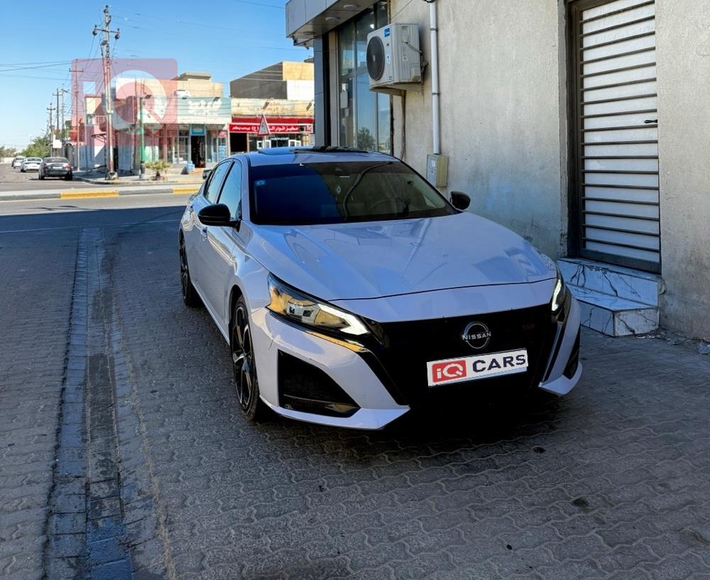 نيسان ألتيما